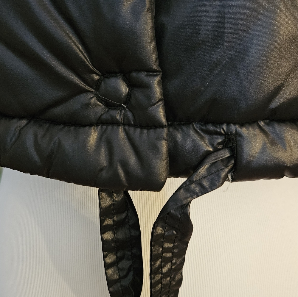 Gap Black Cropped Puffer Jacket With Quilted Text… - image 3